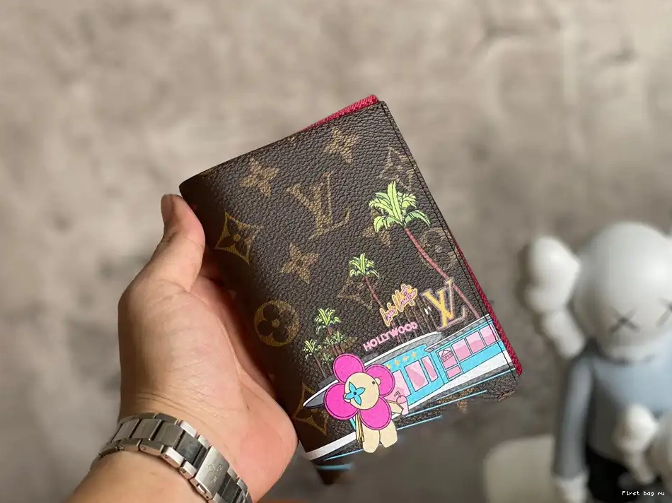 Frstbag ru VUITTON PASSPORT LOUIS COVER 0309