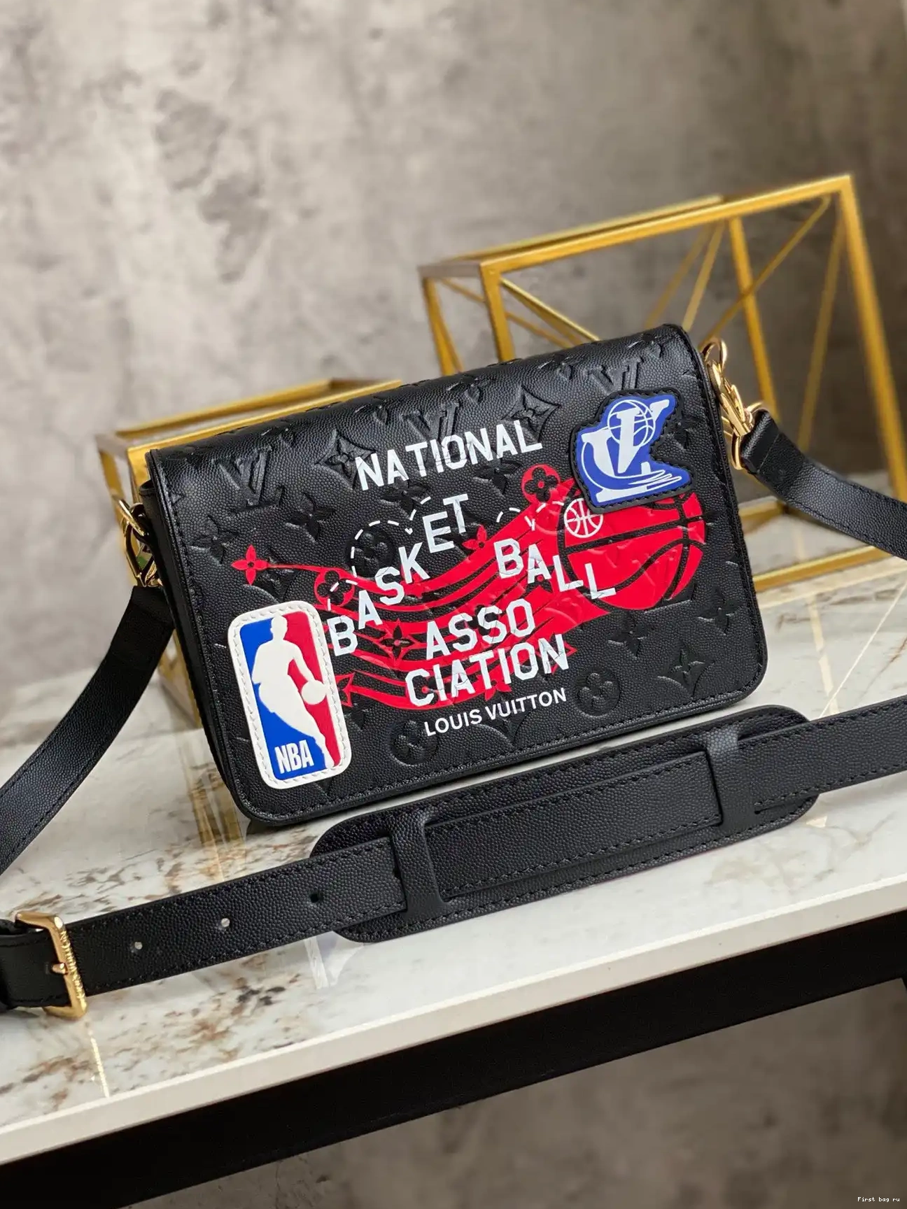 First bag ru LOUIS LVXNBA VUITTON MESSENGER STUDIO 0311