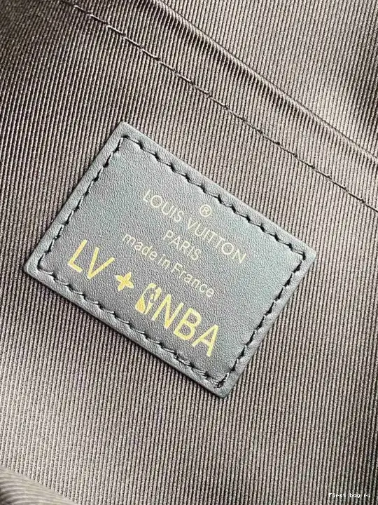 First bag ru LOUIS LVXNBA VUITTON MESSENGER STUDIO 0311