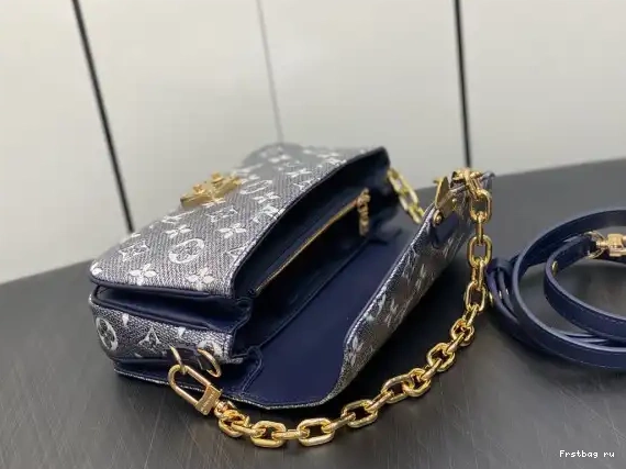 First bag ru LOUIS EAST VUITTON METIS WEST POCHETTE 0318