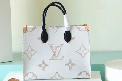 First bag ru VUITTON ONTHEGO LOUIS MM 0318