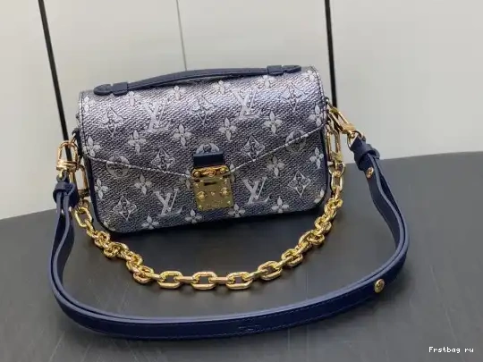 First bag ru LOUIS EAST VUITTON METIS WEST POCHETTE 0318