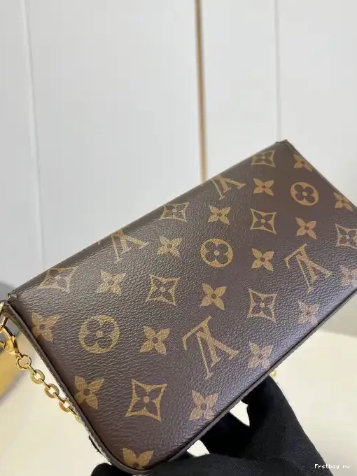 First bag ru FÉLICIE POCHETTE VUITTON LOUIS 0314