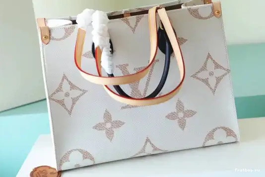 First bag ru VUITTON ONTHEGO LOUIS MM 0318