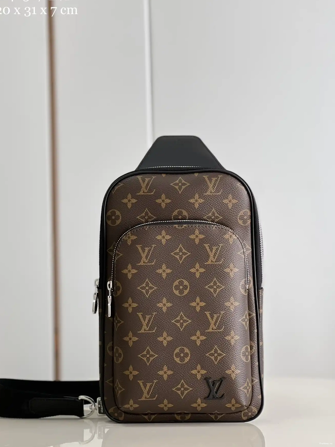 Frstbag ru VUITTON LOUIS Slingbag NM Avenue 0314