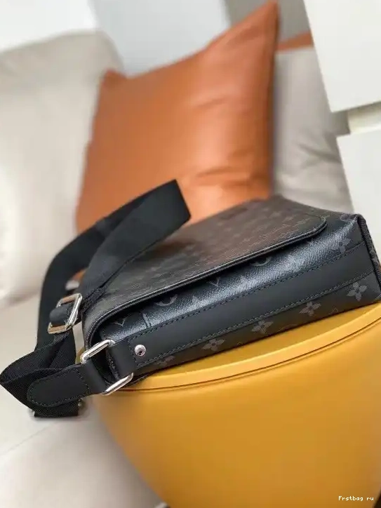 Frstbag ru PM LOUIS DISTRICT VUITTON 0316