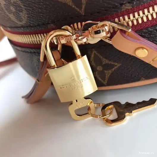 First bag ru BOITE Vuitton Louis CHAPEAU PETITE 0309