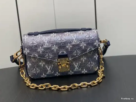 LOUIS EAST VUITTON METIS WEST POCHETTE 0318