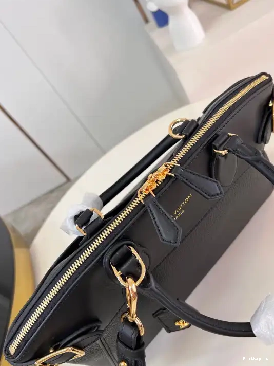 First bag ru MM LOCK LOUIS IT VUITTON 0309